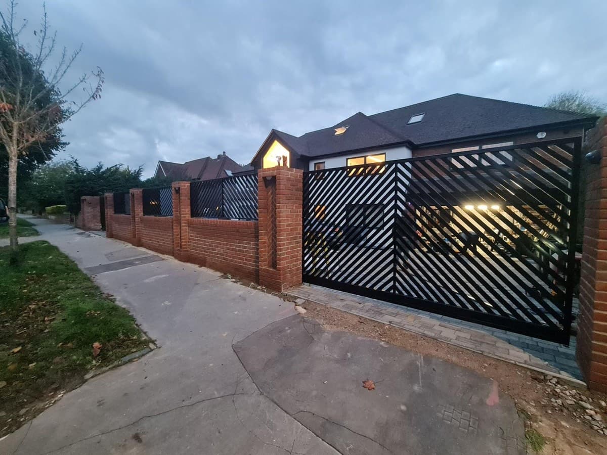 Telescopic gate detail 3