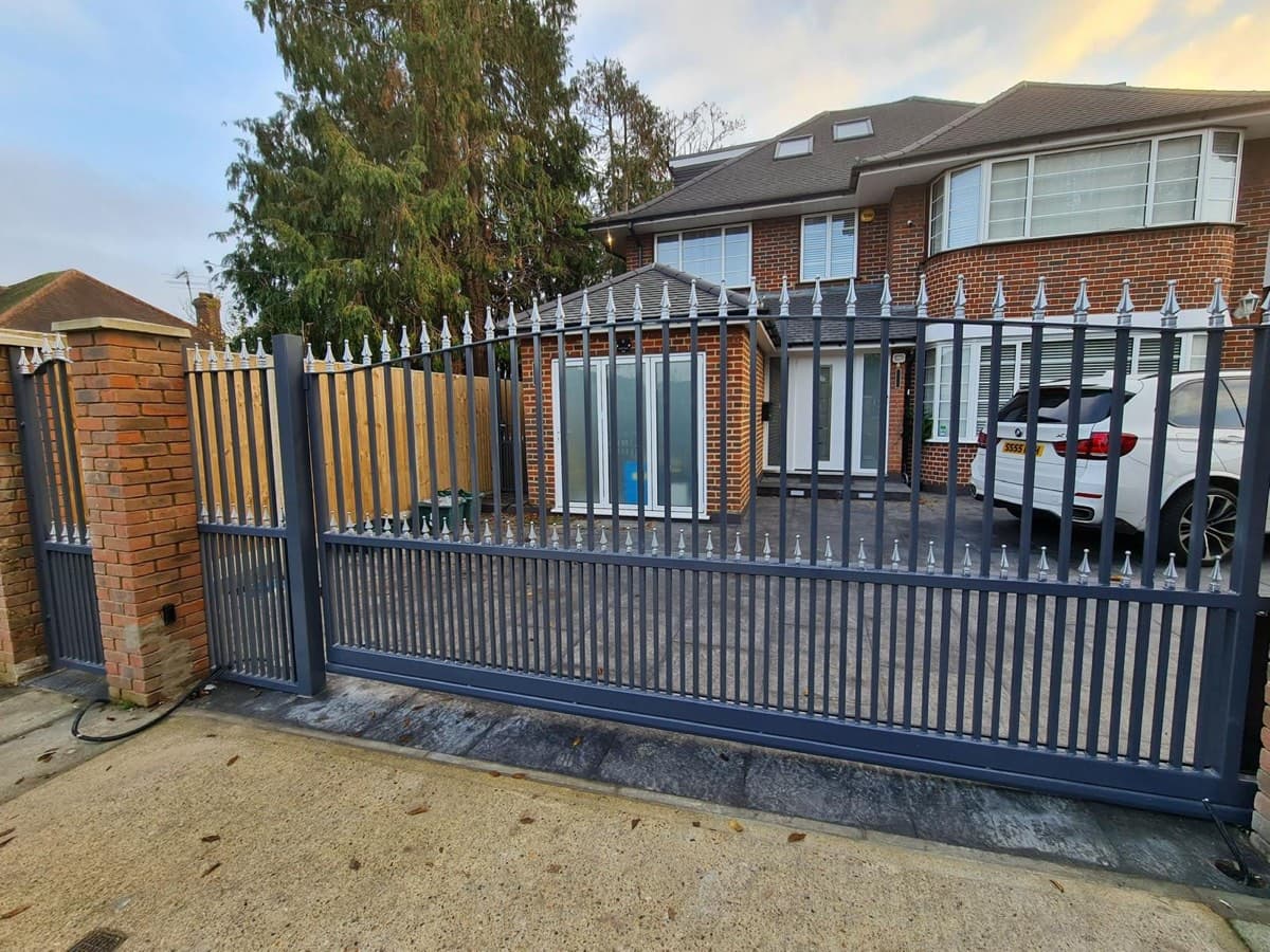 Steelyes gate installation on site