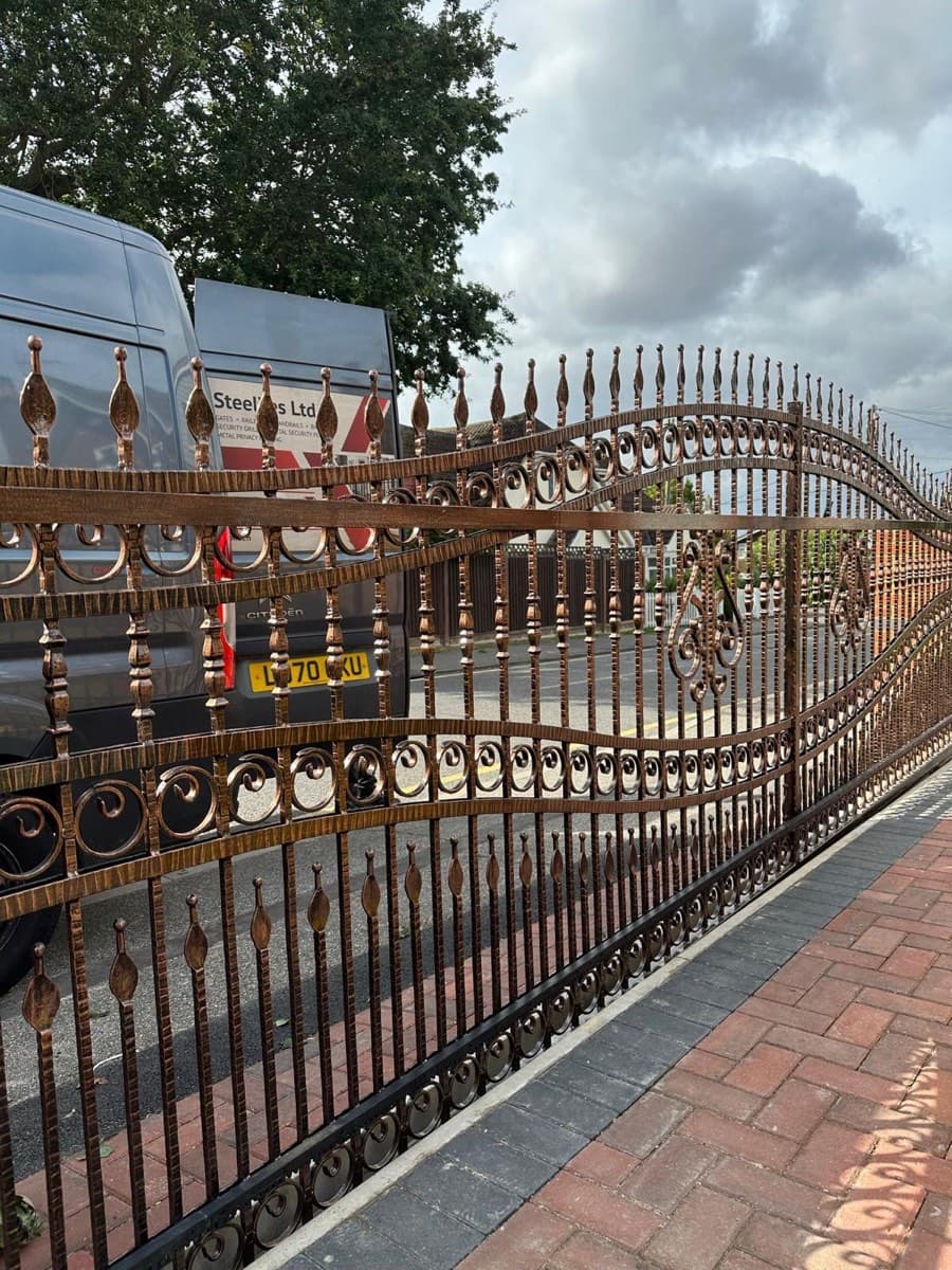 Pedestrian gate detail 3